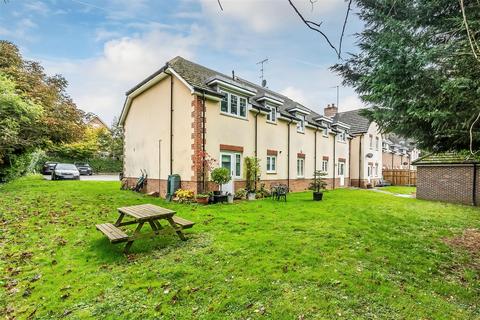 11 Halcyon Close, Oxshott, Leatherhead, KT22 0HA