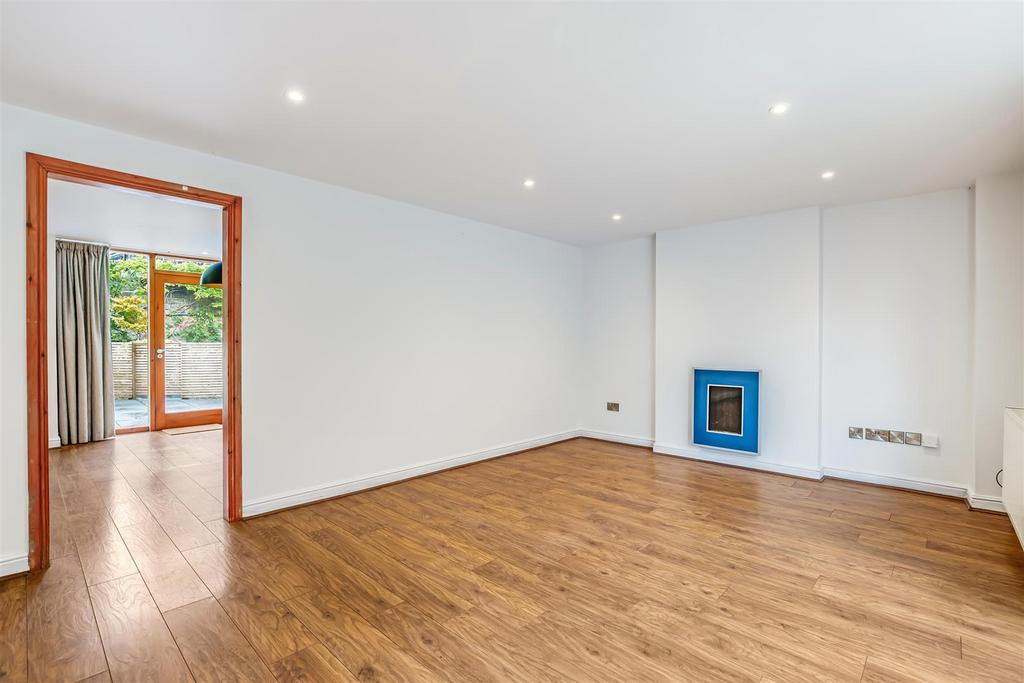 Sitting Room To The Kitchen