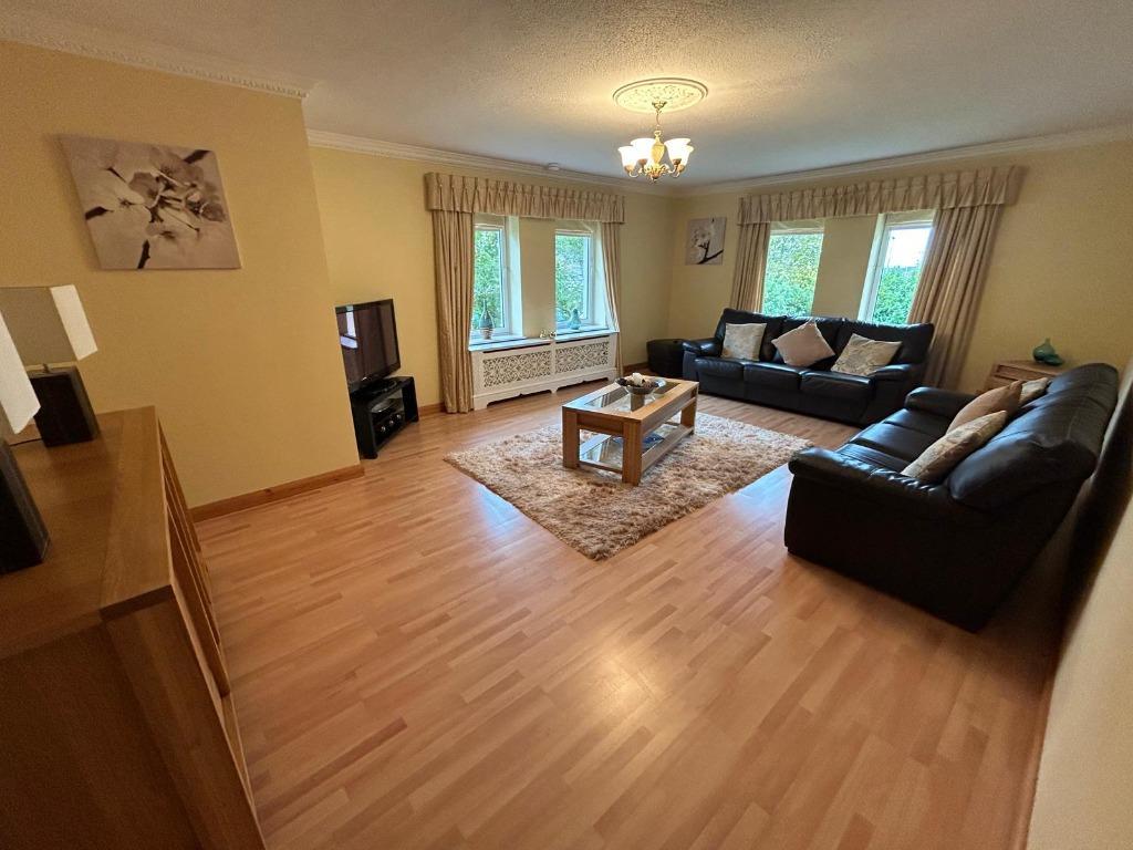Hilton Heights, Hilton, Aberdeen, AB24 2 bed flat to rent £995 pcm (£
