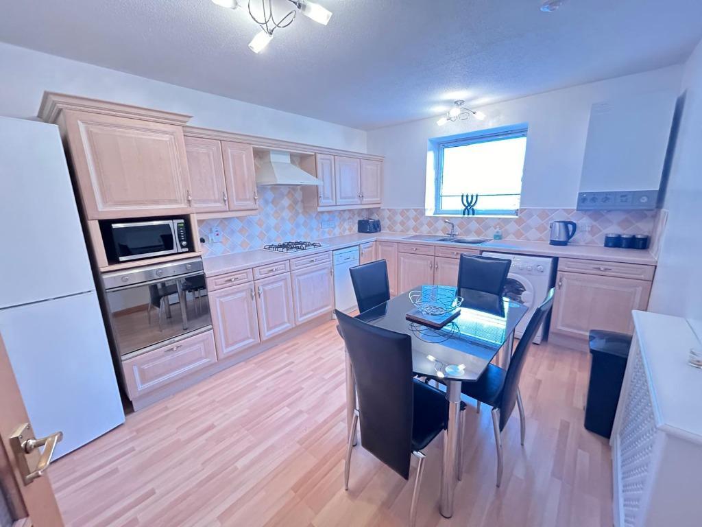 Hilton Heights, Hilton, Aberdeen, AB24 2 bed flat to rent £995 pcm (£