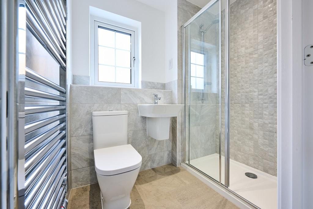 Your own en-suite with stylish tiles