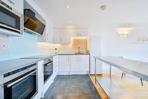 2 bedroom flat for sale, London Road, Brentford, TW8