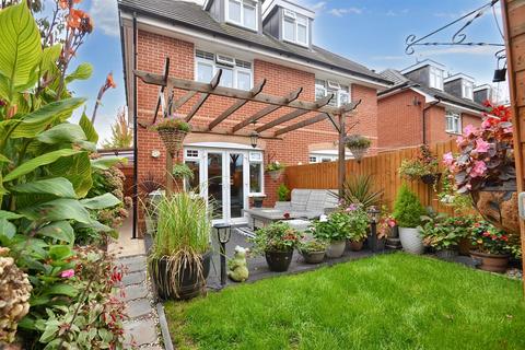 3 bedroom semi-detached house for sale, Darbys Corner