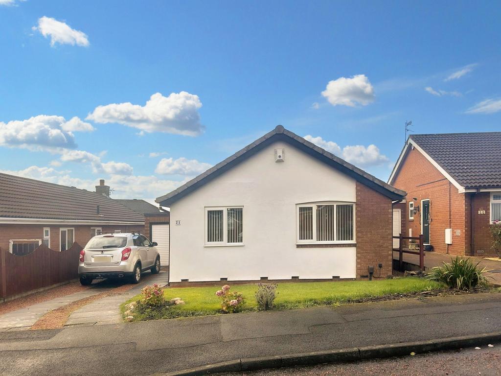 Martin Court, Emerson Park... 2 bed property for sale £220,000