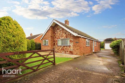 2 bedroom detached bungalow for sale, Woodchurch Road, ASHFORD