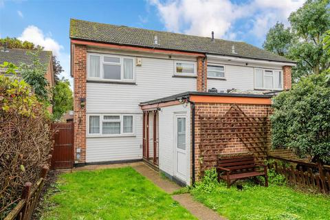27 Melton Place, Epsom, KT19 9EE