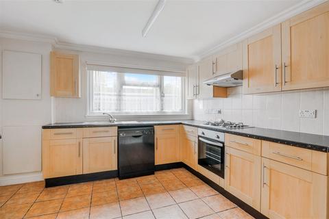27 Melton Place, Epsom, KT19 9EE