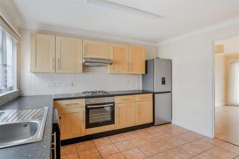 27 Melton Place, Epsom, KT19 9EE