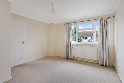 27 Melton Place, Epsom, KT19 9EE