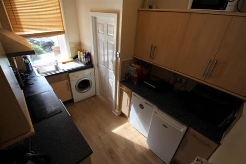 3 bedroom terraced house to rent, St Anns Avenue, Burley Park, Leeds, LS4 2PB