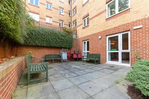 1 bedroom flat for sale, Woodlands Court, Walderslade, Chatham, Kent