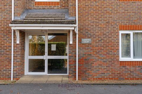 2 bedroom apartment to rent, Alexandra Road, Epsom