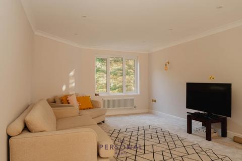 2 bedroom apartment to rent, Alexandra Road, Epsom