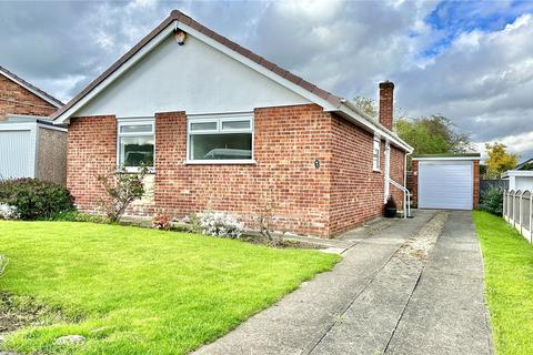 3 bedroom detached house for sale, Hollingthorpe Avenue, Hall Green, Wakefield, West Yorkshire, WF4