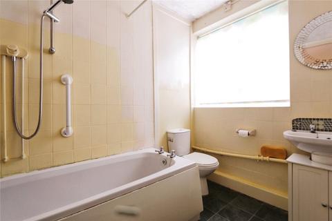25 Edale Avenue, Denton, Manchester, M34 7NZ