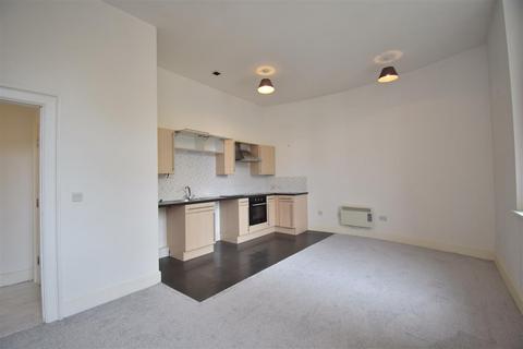 2 bedroom apartment to rent, The Crescent, Gloucester