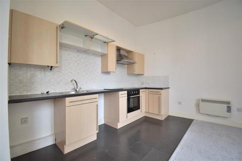 2 bedroom apartment to rent, The Crescent, Gloucester