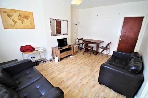 3 bedroom terraced house to rent, Walmsley Road, Hyde Park, Leeds, LS6 1NG