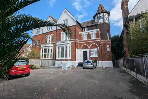 2 bedroom apartment to rent, Craneswater Park, Southsea