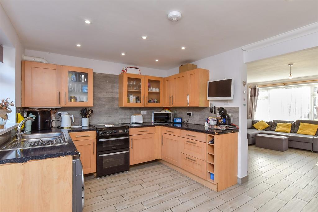 Kitchen/ Breakfast Room