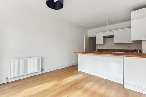 2 bedroom maisonette for sale, London N22