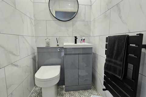 68 Avon Way, Hilton, Derby, DE65 5NA
