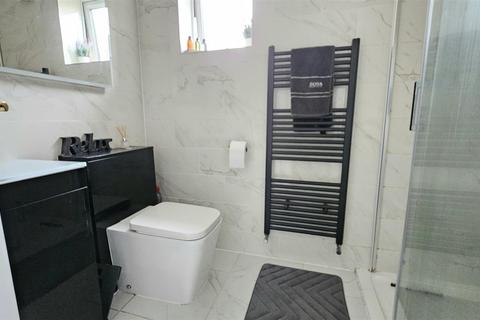 68 Avon Way, Hilton, Derby, DE65 5NA