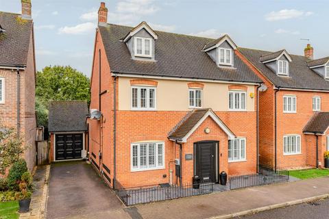 5 bedroom detached house for sale, Lanthorn Close, Broxbourne