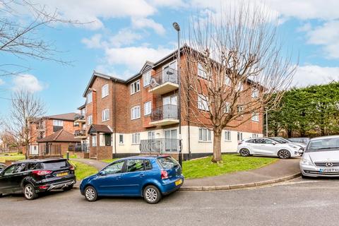 2 bedroom apartment to rent, Birchend Close, South Croydon, CR2