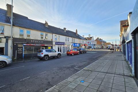 Shop to rent, Ashley Road, Poole BH14