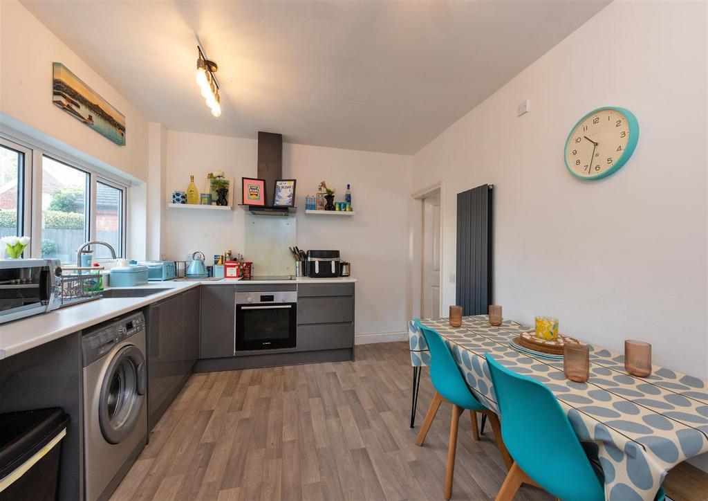 Kitchen / Dining Room