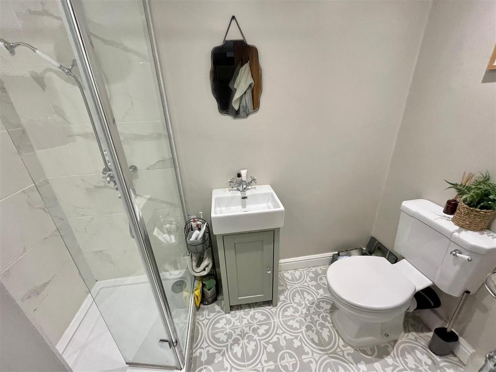En Suite Shower Room
