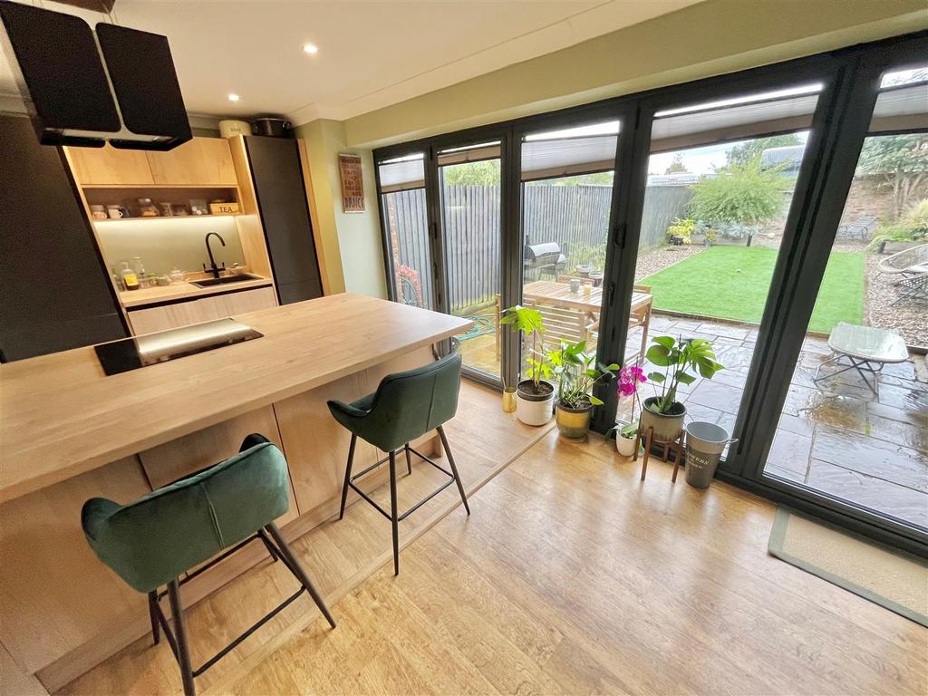 Dining Kitchen Aspect 2