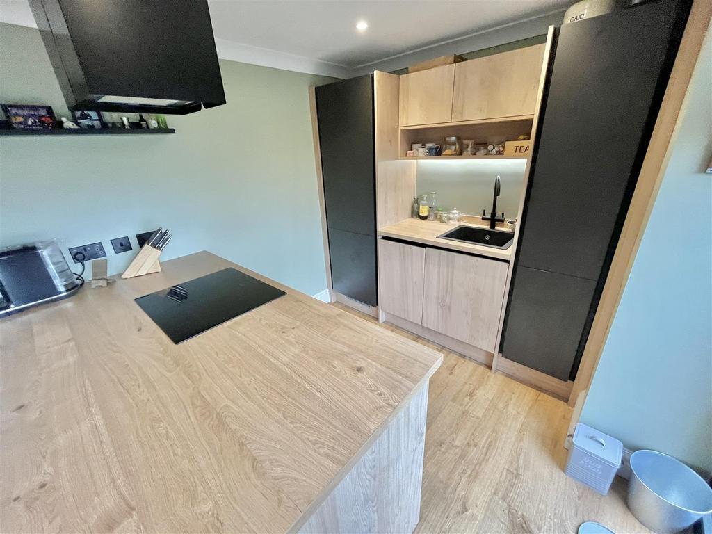 Dining Kitchen Aspect 4