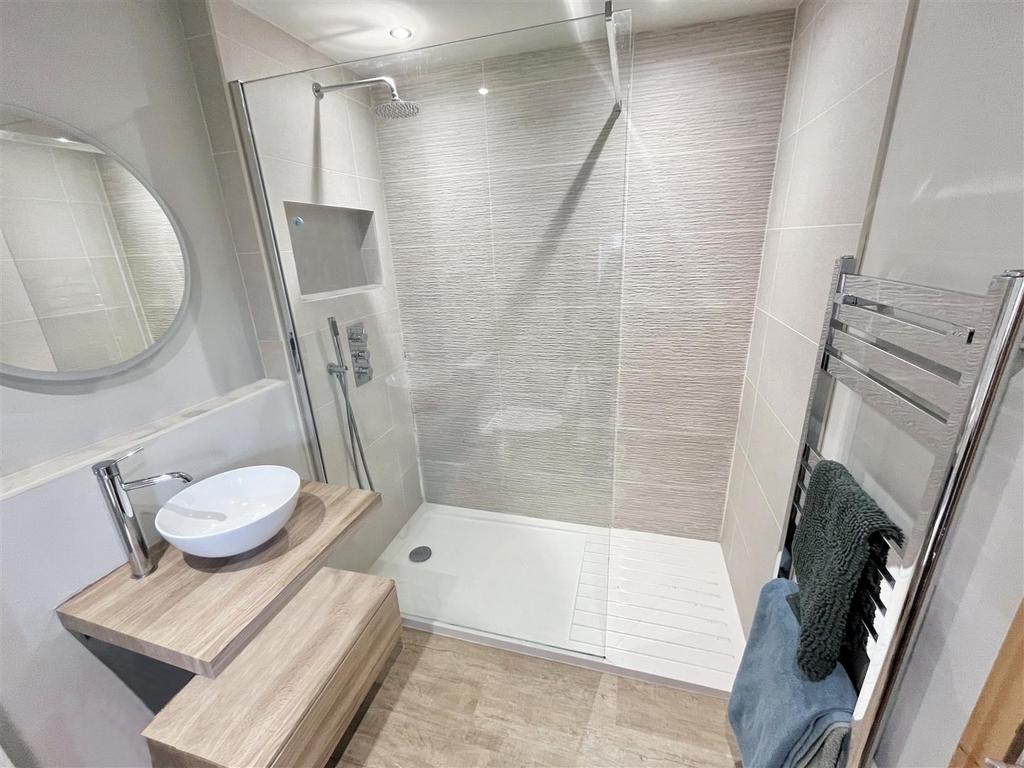 Shower Room Aspect 3