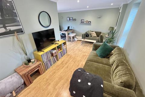 6 Ackers Barn Courtyard, Carrington, Manchester, M31 4AA