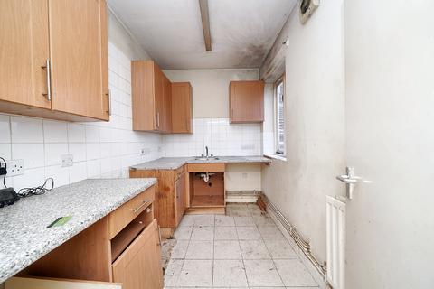First Floor Flat, 60 Townsend Road, Southall, UB1 1EX