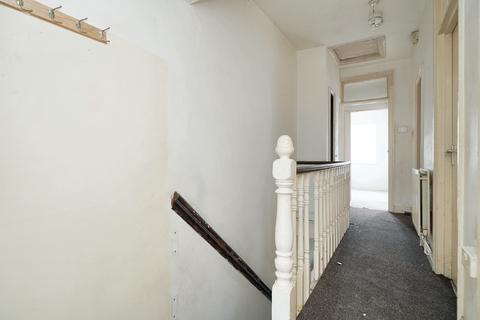 First Floor Flat, 60 Townsend Road, Southall, UB1 1EX