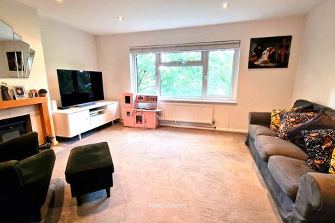 2 bedroom flat for sale, Park Road, East Barnet, EN4