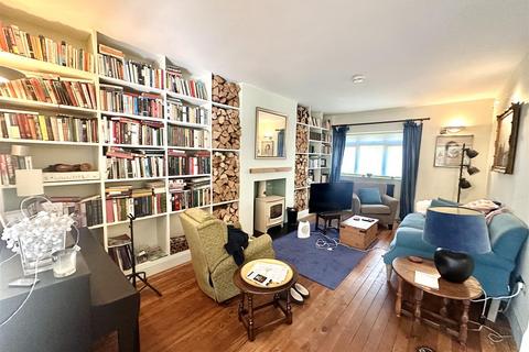 5 bedroom detached house to rent, Upper Park Road, London