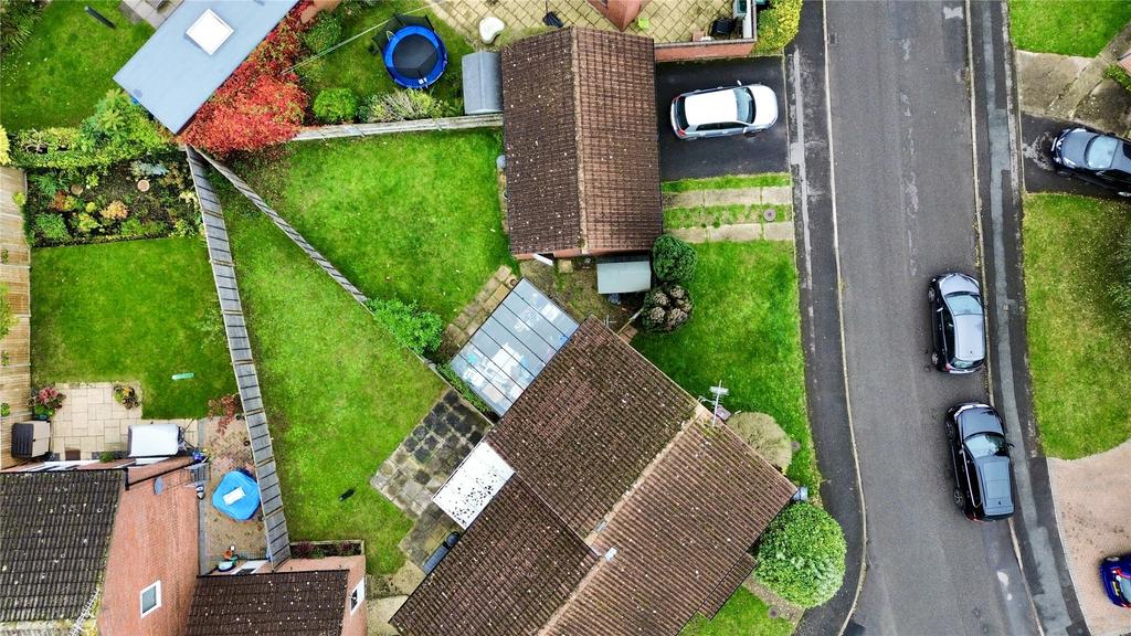 Tamar Way, Wokingham, Berkshire, RG41 3 bed semidetached house for