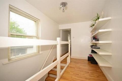 2 bedroom flat to rent, Brandon Court, Lawrence Road PO5