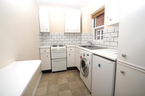 2 bedroom apartment to rent, West Wycombe Road, High Wycombe HP12