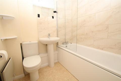 2 bedroom apartment to rent, West Wycombe Road, High Wycombe HP12