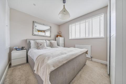 4 Charminster, Ashford, TN23 5UH