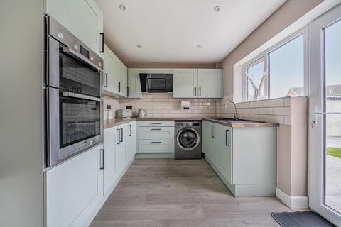 4 Charminster, Ashford, TN23 5UH