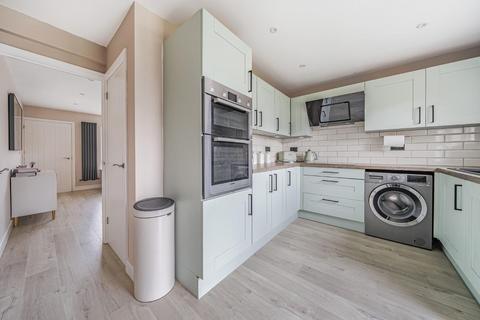 4 Charminster, Ashford, TN23 5UH