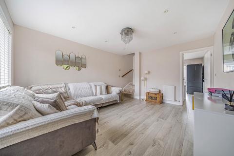 4 Charminster, Ashford, TN23 5UH