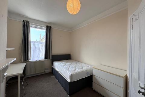 5 bedroom house share to rent, 27 Amherst Road