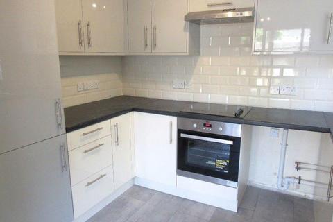 3 bedroom terraced house to rent, Caxton Court, King's Lynn, PE30